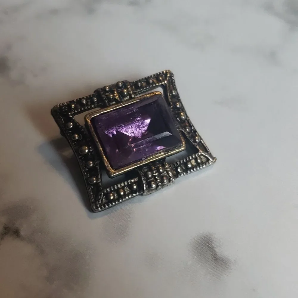 ‎Vintage Small Purple Gemstone Pin/Brooche